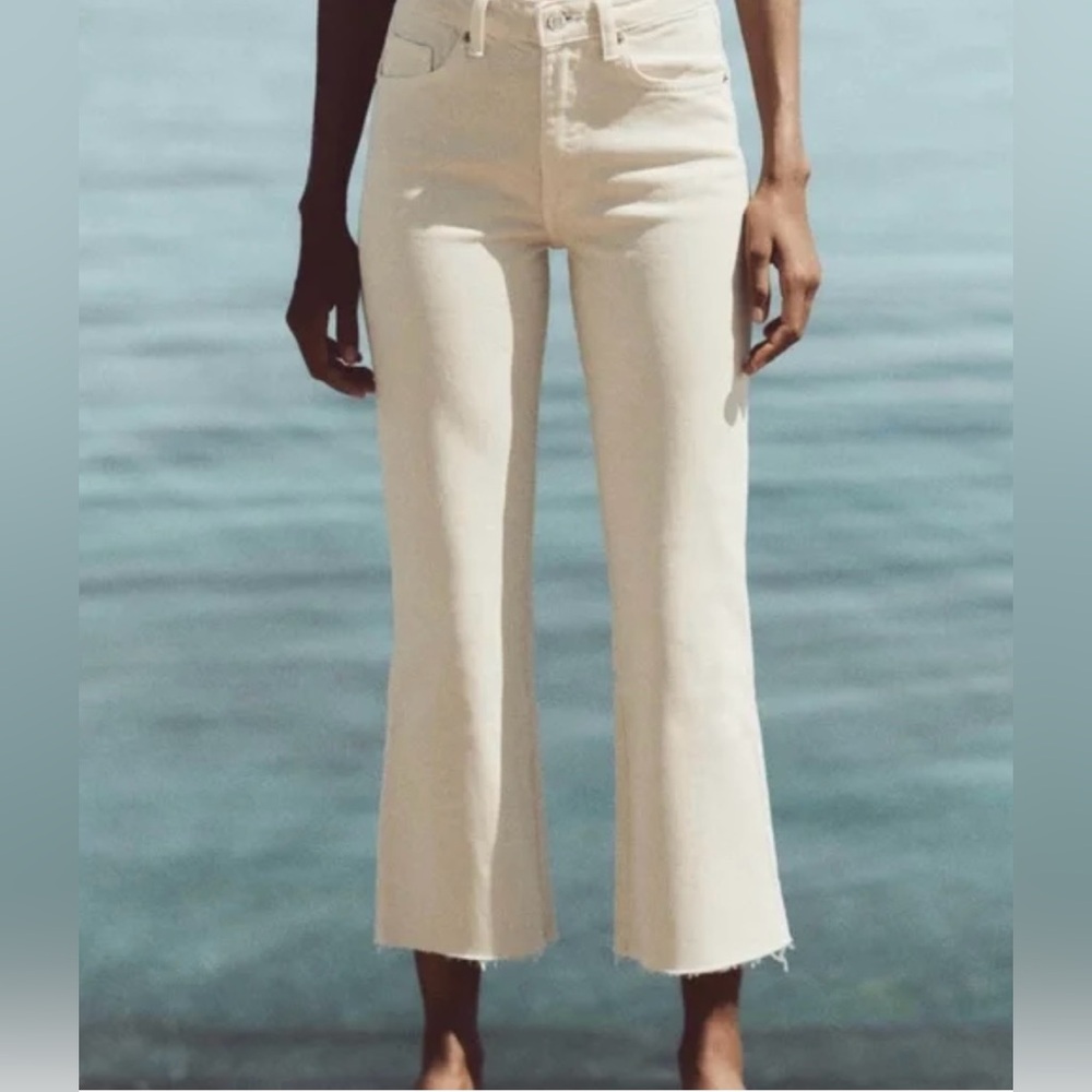 Zara Women’s Raw Hem Kick Flare Jeans Khaki Size 2